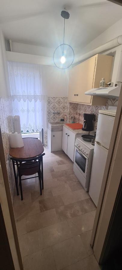 A Peaceful In Apartment Athens